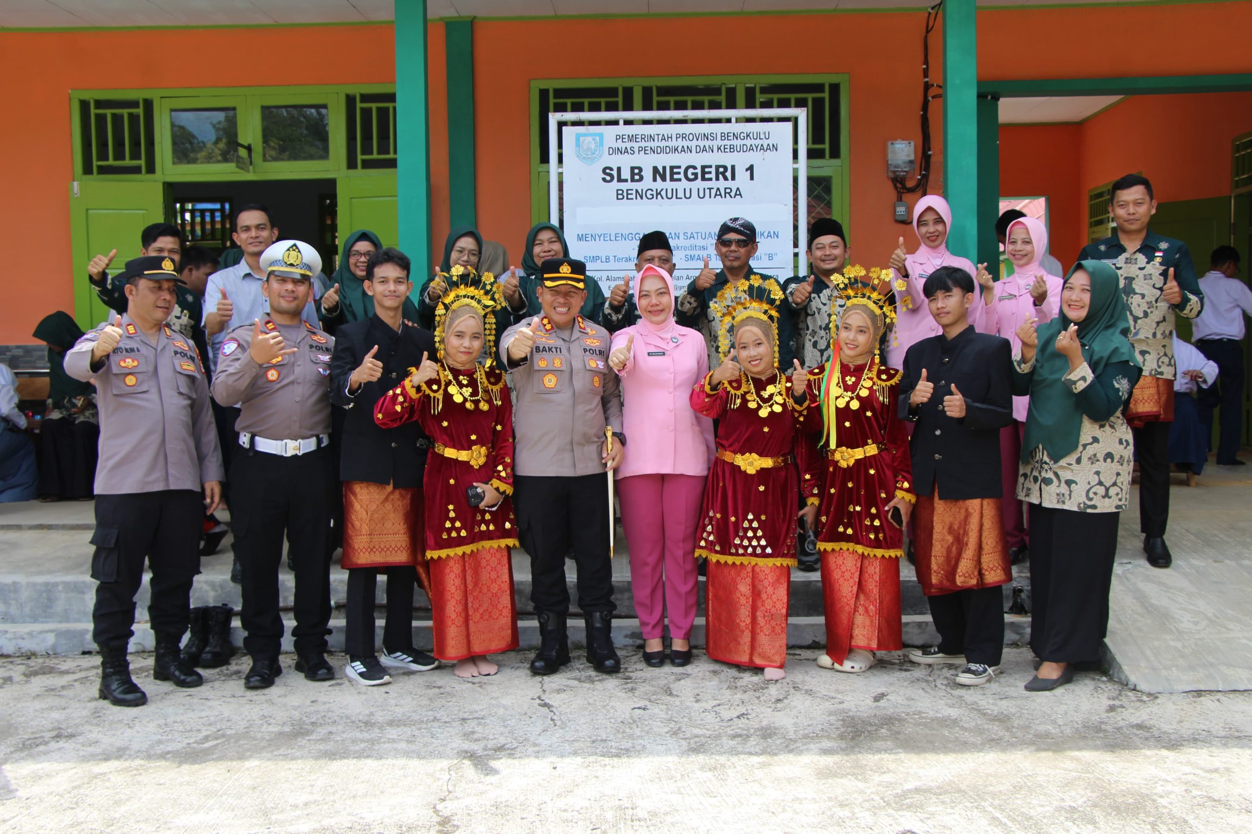 Kapolres Bengkulu Utara Tebar Kepedulian di SLB Gunung Selan, Hadirkan Sentuhan Humanis untuk Anak Berkebutuhan Khusus