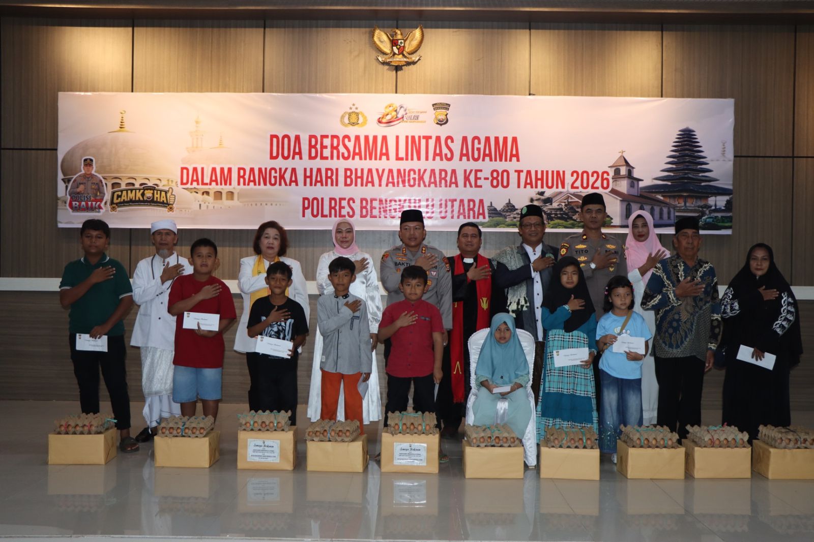 Perkokoh Toleransi di Hari Bhayangkara ke-80, Polres Bengkulu Utara Gelar Doa Lintas Agama dan Bakti Sosial